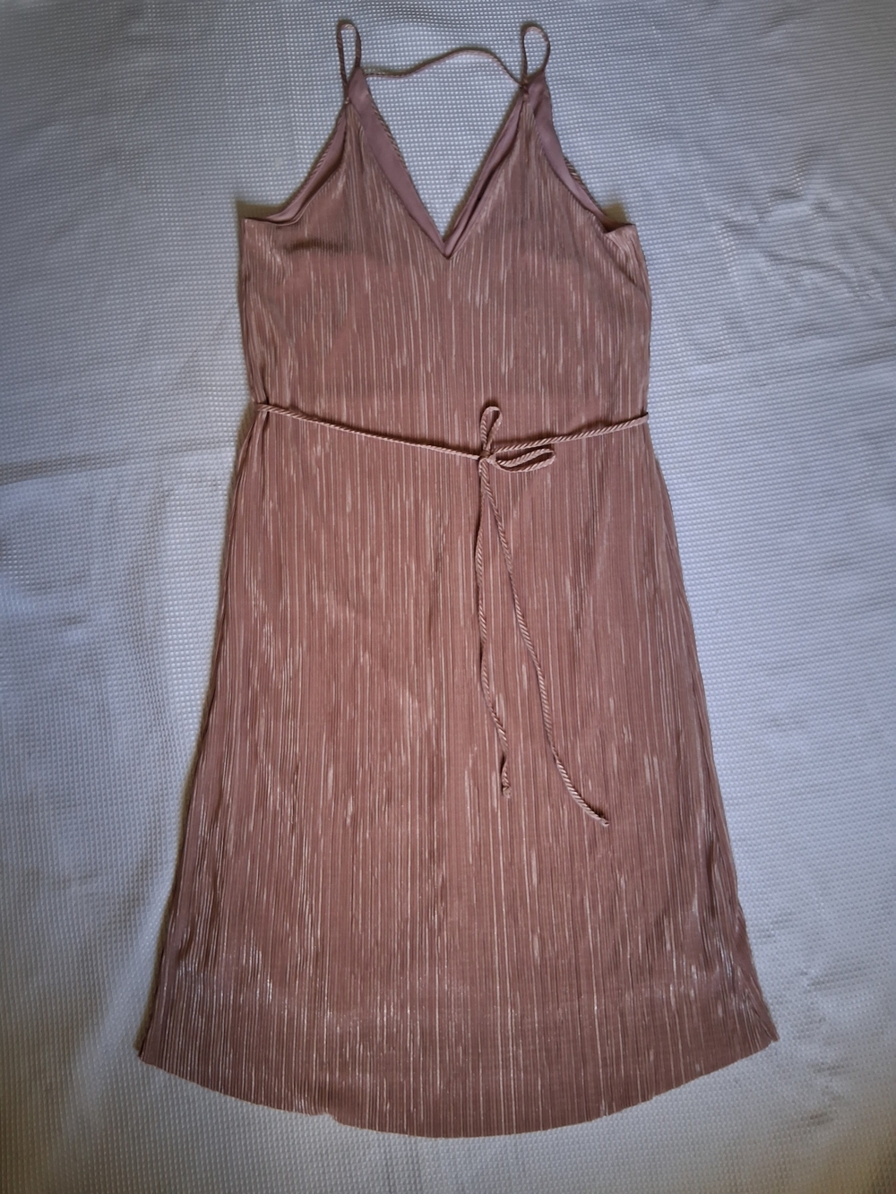 Timing Pleated Midi Slip Dress in Dusty Pink